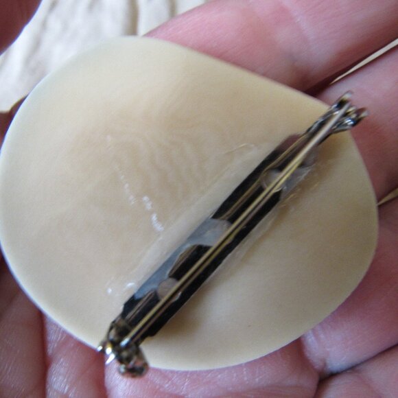 Vintage Hand Carved Bone Brooch Turtle Design - Picture 3 of 4